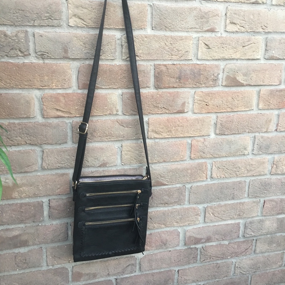 3 for 15 🦠 Black crossbody purse
